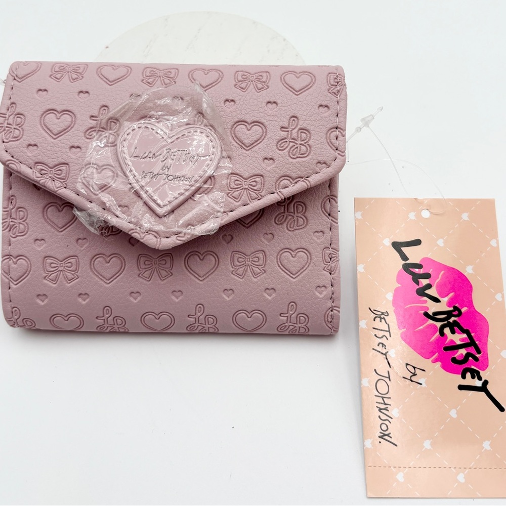 BETSEY JOHNSON Pink Blush LBCASH‎ Trifold Wallet NWT